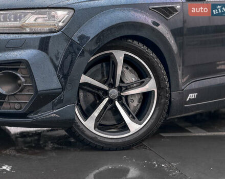 Сірий Ауді SQ7, об'ємом двигуна 4 л та пробігом 170 тис. км за 44900 $, фото 3 на Automoto.ua