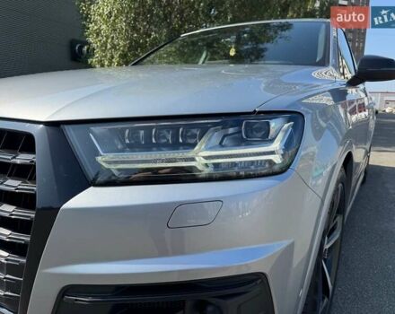 Сірий Ауді SQ7, об'ємом двигуна 4 л та пробігом 96 тис. км за 59900 $, фото 50 на Automoto.ua