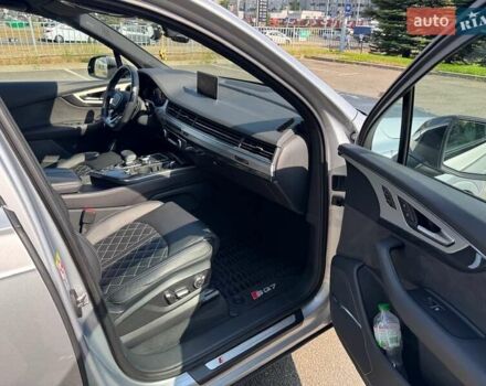 Сірий Ауді SQ7, об'ємом двигуна 4 л та пробігом 96 тис. км за 59900 $, фото 41 на Automoto.ua
