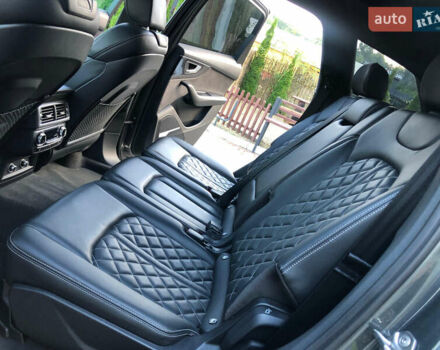 Серый Ауди SQ7, объемом двигателя 3.96 л и пробегом 103 тыс. км за 62000 $, фото 91 на Automoto.ua