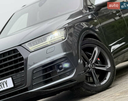 Сірий Ауді SQ7, об'ємом двигуна 4 л та пробігом 148 тис. км за 46999 $, фото 11 на Automoto.ua