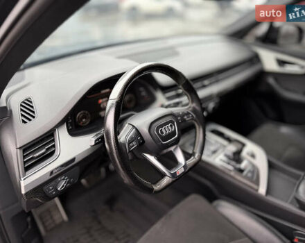 Сірий Ауді SQ7, об'ємом двигуна 4 л та пробігом 170 тис. км за 44900 $, фото 9 на Automoto.ua