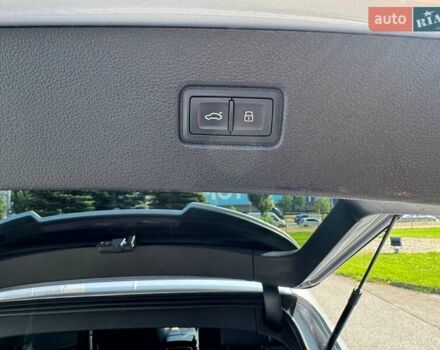 Сірий Ауді SQ7, об'ємом двигуна 4 л та пробігом 96 тис. км за 59900 $, фото 14 на Automoto.ua
