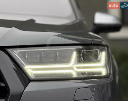 Сірий Ауді SQ7, об'ємом двигуна 4 л та пробігом 148 тис. км за 46999 $, фото 19 на Automoto.ua