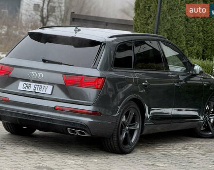 Сірий Ауді SQ7, об'ємом двигуна 4 л та пробігом 148 тис. км за 46999 $, фото 31 на Automoto.ua