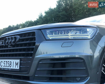 Серый Ауди SQ7, объемом двигателя 3.96 л и пробегом 103 тыс. км за 62000 $, фото 59 на Automoto.ua