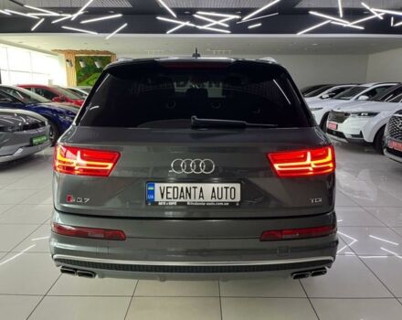 Сірий Ауді SQ7, об'ємом двигуна 4 л та пробігом 130 тис. км за 69800 $, фото 4 на Automoto.ua