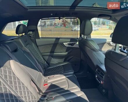 Сірий Ауді SQ7, об'ємом двигуна 4 л та пробігом 96 тис. км за 59900 $, фото 38 на Automoto.ua
