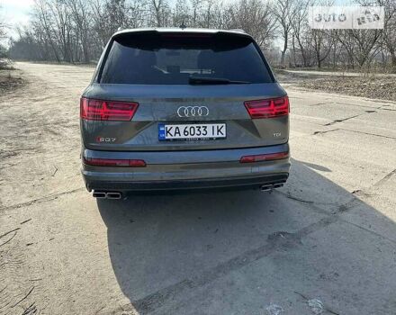 Сірий Ауді SQ7, об'ємом двигуна 4 л та пробігом 100 тис. км за 63000 $, фото 9 на Automoto.ua