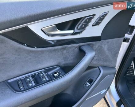 Серый Ауди SQ7, объемом двигателя 3.96 л и пробегом 96 тыс. км за 55750 $, фото 45 на Automoto.ua