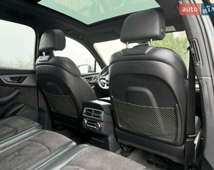 Сірий Ауді SQ7, об'ємом двигуна 4 л та пробігом 148 тис. км за 46999 $, фото 63 на Automoto.ua