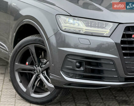 Сірий Ауді SQ7, об'ємом двигуна 4 л та пробігом 148 тис. км за 46999 $, фото 27 на Automoto.ua