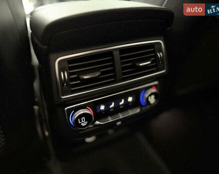 Сірий Ауді SQ7, об'ємом двигуна 4 л та пробігом 170 тис. км за 44900 $, фото 12 на Automoto.ua