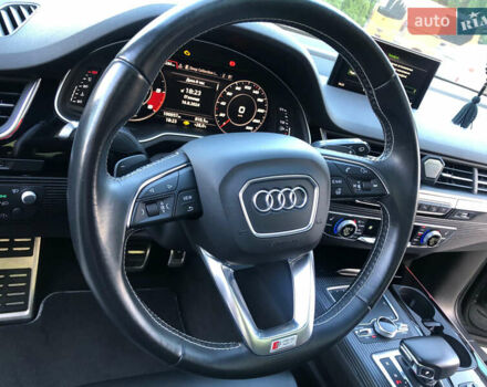 Серый Ауди SQ7, объемом двигателя 3.96 л и пробегом 103 тыс. км за 62000 $, фото 84 на Automoto.ua