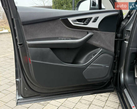 Сірий Ауді SQ7, об'ємом двигуна 4 л та пробігом 148 тис. км за 46999 $, фото 78 на Automoto.ua