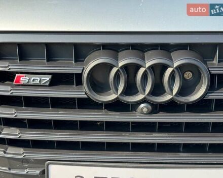 Сірий Ауді SQ7, об'ємом двигуна 4 л та пробігом 96 тис. км за 59900 $, фото 3 на Automoto.ua