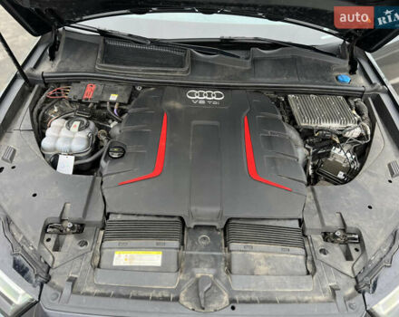 Серый Ауди SQ7, объемом двигателя 3.96 л и пробегом 232 тыс. км за 46000 $, фото 39 на Automoto.ua