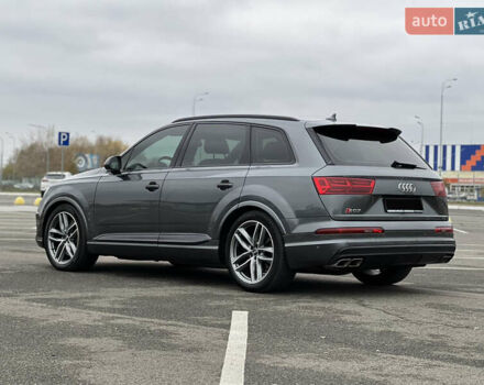 Серый Ауди SQ7, объемом двигателя 3.96 л и пробегом 232 тыс. км за 46000 $, фото 2 на Automoto.ua