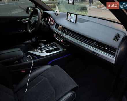 Сірий Ауді SQ7, об'ємом двигуна 3.96 л та пробігом 152 тис. км за 59000 $, фото 6 на Automoto.ua