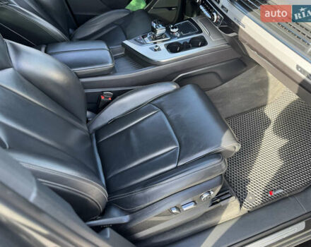 Серый Ауди SQ7, объемом двигателя 3.96 л и пробегом 174 тыс. км за 57500 $, фото 26 на Automoto.ua