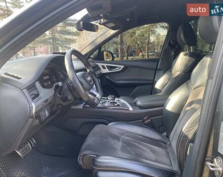 Серый Ауди SQ7, объемом двигателя 3.96 л и пробегом 138 тыс. км за 61000 $, фото 5 на Automoto.ua