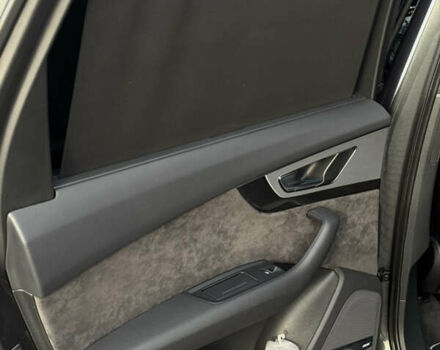 Сірий Ауді SQ7, об'ємом двигуна 3.96 л та пробігом 174 тис. км за 55800 $, фото 17 на Automoto.ua