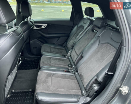 Серый Ауди SQ7, объемом двигателя 3.96 л и пробегом 232 тыс. км за 46000 $, фото 23 на Automoto.ua