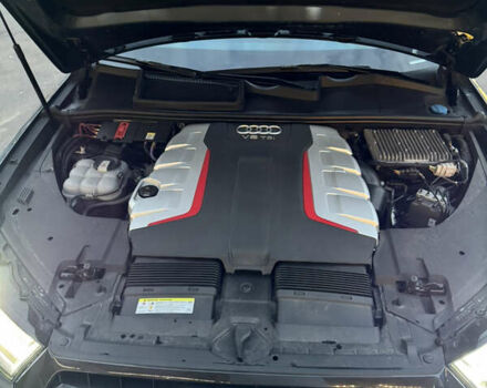 Сірий Ауді SQ7, об'ємом двигуна 3.96 л та пробігом 152 тис. км за 59000 $, фото 4 на Automoto.ua