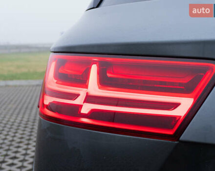 Серый Ауди SQ7, объемом двигателя 3.96 л и пробегом 148 тыс. км за 56000 $, фото 9 на Automoto.ua