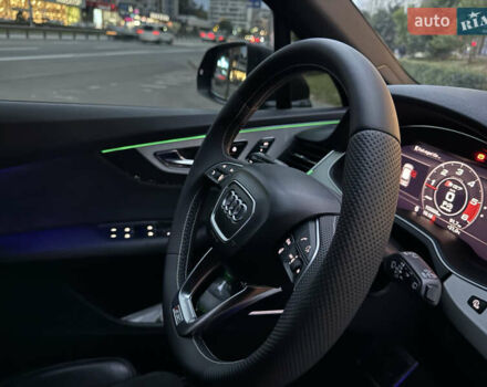 Сірий Ауді SQ7, об'ємом двигуна 3.96 л та пробігом 152 тис. км за 59000 $, фото 5 на Automoto.ua