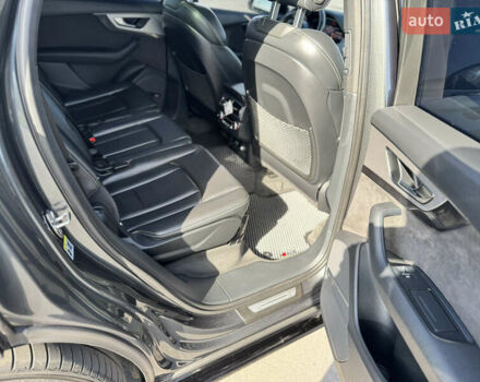 Серый Ауди SQ7, объемом двигателя 3.96 л и пробегом 174 тыс. км за 57500 $, фото 28 на Automoto.ua
