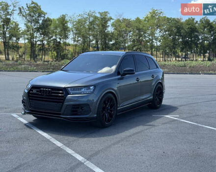 Серый Ауди SQ7, объемом двигателя 3.96 л и пробегом 174 тыс. км за 57500 $, фото 3 на Automoto.ua