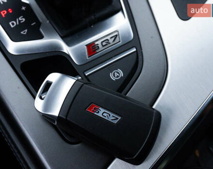 Серый Ауди SQ7, объемом двигателя 3.96 л и пробегом 148 тыс. км за 56000 $, фото 21 на Automoto.ua