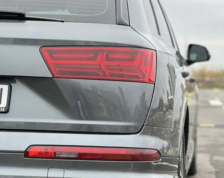 Серый Ауди SQ7, объемом двигателя 3.96 л и пробегом 232 тыс. км за 46000 $, фото 15 на Automoto.ua