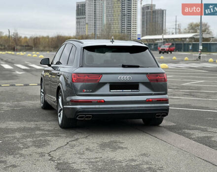 Серый Ауди SQ7, объемом двигателя 3.96 л и пробегом 232 тыс. км за 46000 $, фото 4 на Automoto.ua