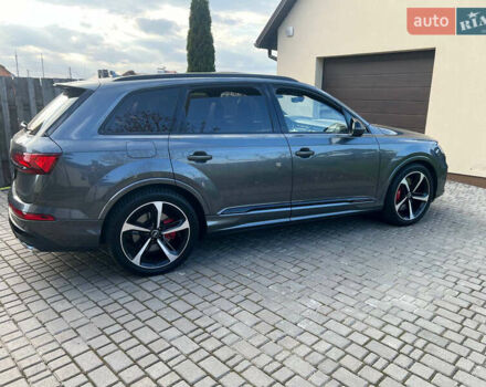 Сірий Ауді SQ7, об'ємом двигуна 3.96 л та пробігом 218 тис. км за 72800 $, фото 5 на Automoto.ua