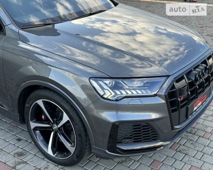 Сірий Ауді SQ7, об'ємом двигуна 4 л та пробігом 70 тис. км за 87999 $, фото 9 на Automoto.ua