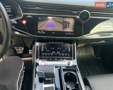 Сірий Ауді SQ7, об'ємом двигуна 3.96 л та пробігом 218 тис. км за 72800 $, фото 39 на Automoto.ua