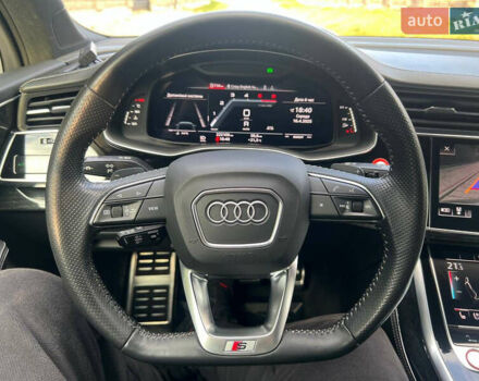 Сірий Ауді SQ7, об'ємом двигуна 3.96 л та пробігом 218 тис. км за 72800 $, фото 40 на Automoto.ua