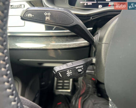 Сірий Ауді SQ7, об'ємом двигуна 3.96 л та пробігом 218 тис. км за 72800 $, фото 47 на Automoto.ua