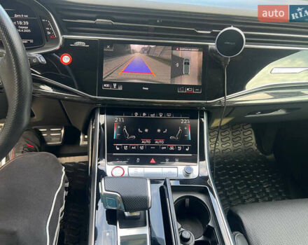 Сірий Ауді SQ7, об'ємом двигуна 3.96 л та пробігом 218 тис. км за 72800 $, фото 36 на Automoto.ua
