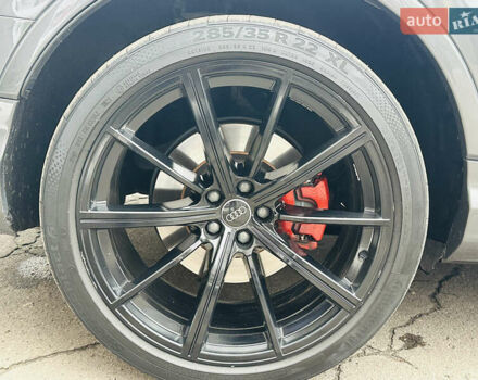 Серый Ауди SQ7, объемом двигателя 4 л и пробегом 111 тыс. км за 64000 $, фото 18 на Automoto.ua