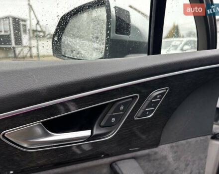 Серый Ауди SQ7, объемом двигателя 4 л и пробегом 78 тыс. км за 42000 $, фото 14 на Automoto.ua