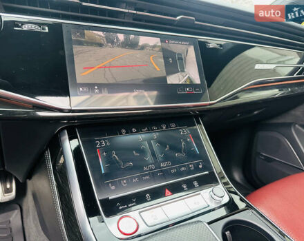 Серый Ауди SQ7, объемом двигателя 4 л и пробегом 111 тыс. км за 64000 $, фото 28 на Automoto.ua