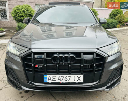 Серый Ауди SQ7, объемом двигателя 4 л и пробегом 111 тыс. км за 64000 $, фото 15 на Automoto.ua