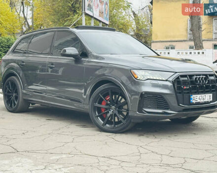 Серый Ауди SQ7, объемом двигателя 4 л и пробегом 111 тыс. км за 64000 $, фото 2 на Automoto.ua