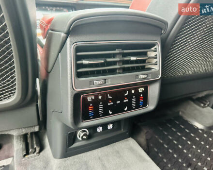 Серый Ауди SQ7, объемом двигателя 4 л и пробегом 111 тыс. км за 64000 $, фото 38 на Automoto.ua