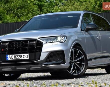 Серый Ауди SQ7, объемом двигателя 4 л и пробегом 87 тыс. км за 66000 $, фото 2 на Automoto.ua