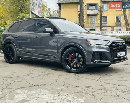 Серый Ауди SQ7, объемом двигателя 4 л и пробегом 111 тыс. км за 64000 $, фото 1 на Automoto.ua