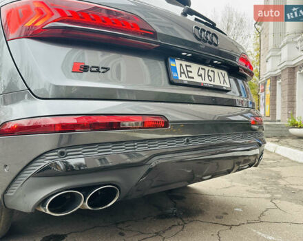Серый Ауди SQ7, объемом двигателя 4 л и пробегом 111 тыс. км за 64000 $, фото 17 на Automoto.ua